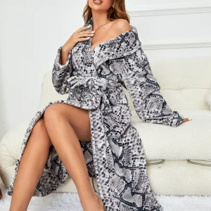 peignoir polaire pratique pour les femmes