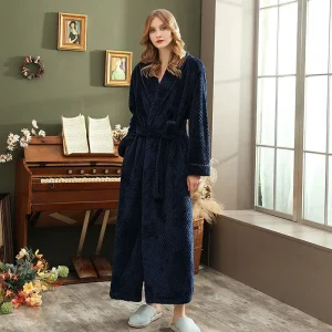 peignoir en polaire femme chic en bleu