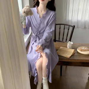 peignoir léger long en coton pour femme en violet